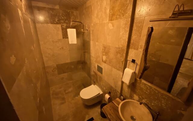 Ceran Stone House
