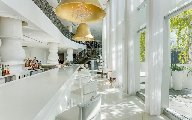 Private Condos at 1100 West by LMC