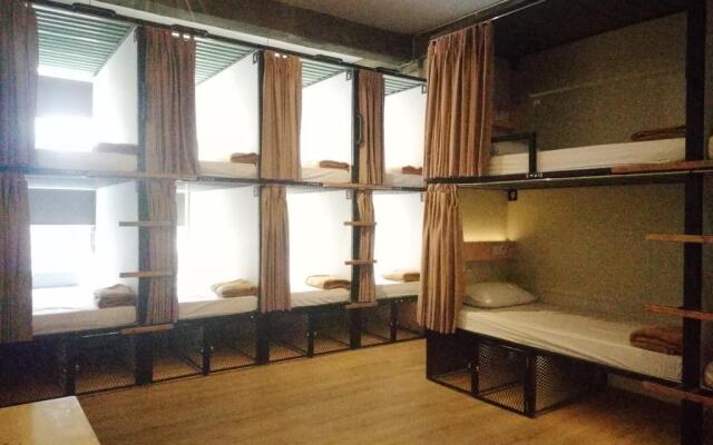 Pinxs Hostel Gunung Sahari