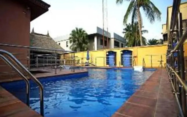 Bleu Ivy Hotel And Suites