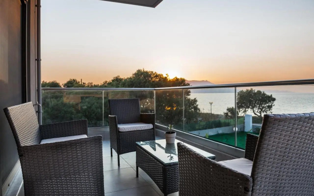 Niovi Seaside Suites