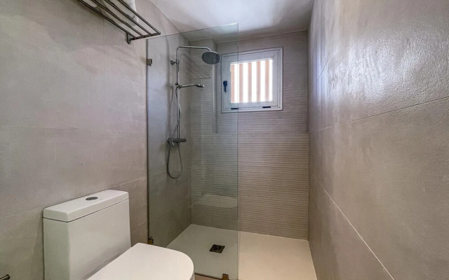 Beautiful Condo Just Steps Away From the Beach