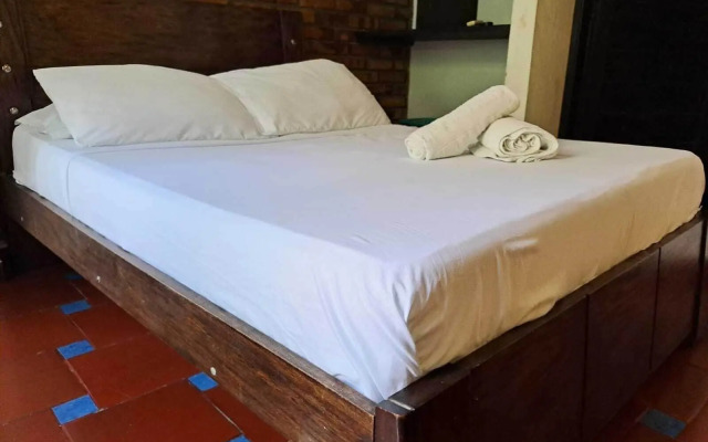 Aluna Hostel B&B