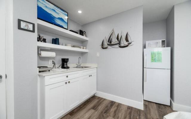 Shell on the Beach 102 - RENOVATED