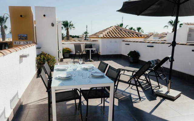 Stunning 2 bedroom apartment with Pool View