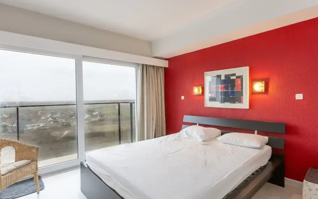 Apartment on the 9th Floor for Family