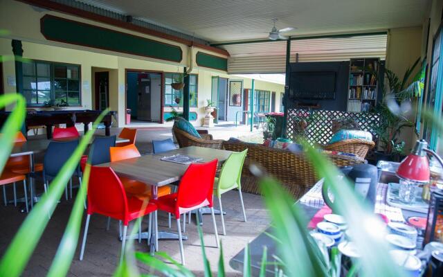 Tropical Lodge