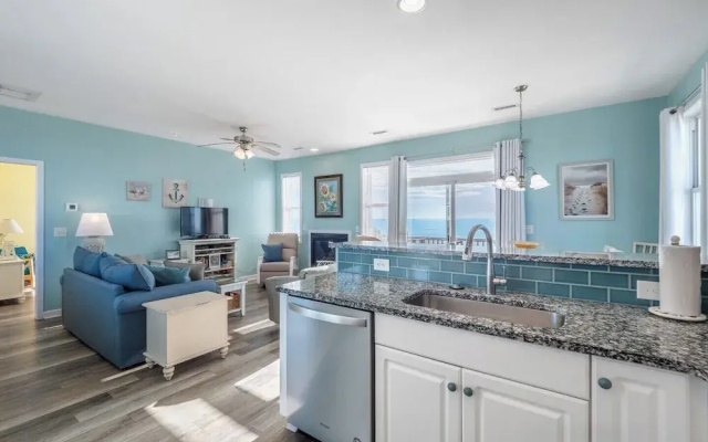 Sunflower Beach House by Topsail Realty