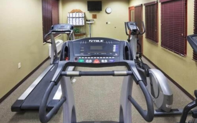 The Q Hotel And Suites