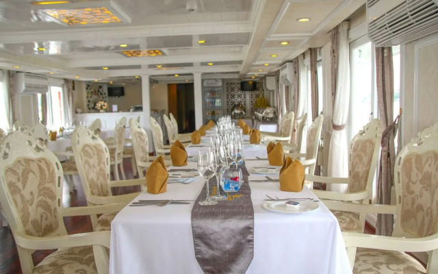 Signature Halong Cruise