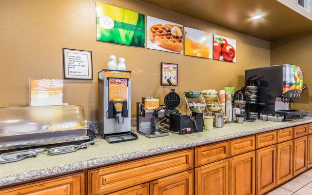 Quality Inn Fresno Near University