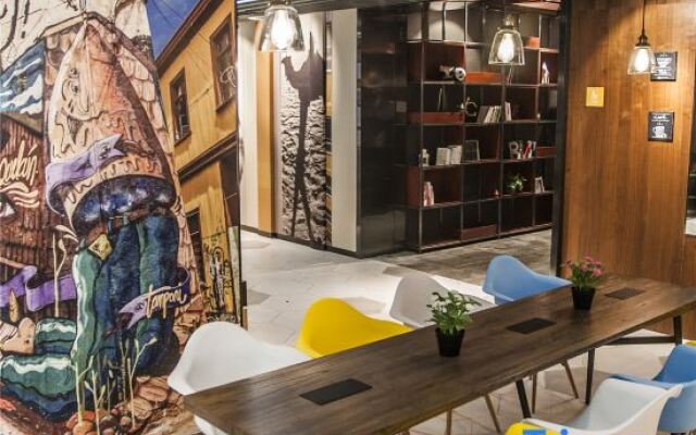 AHS-Park Hotel(Xi'an Xiaozhai Metro Station)