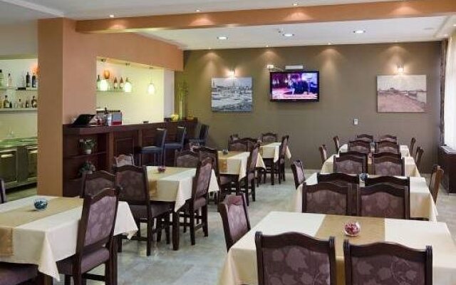 Garni Hotel Semlin B&B