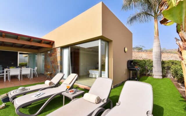 Par 4 Villa 9 With Pool in Salobre