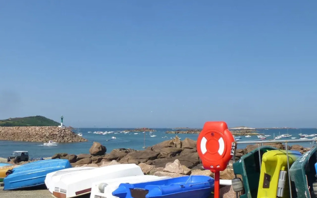 Apartment Near the Beach in Ploulec'h