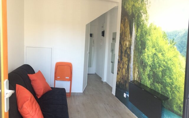 Studio Vieux-Port 5eme sans ascenseur