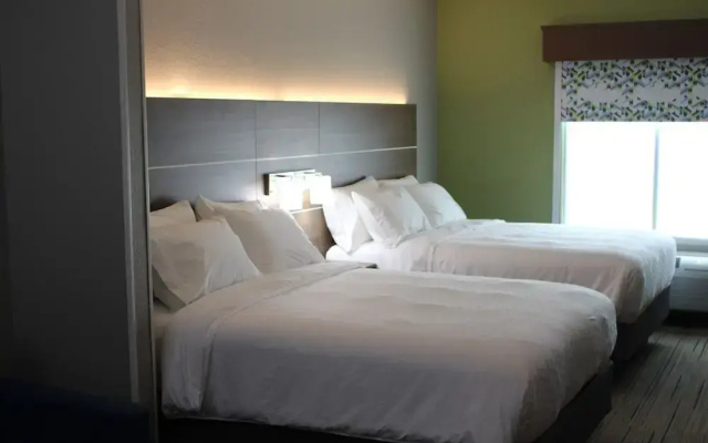 Plaza Inn and Suites
