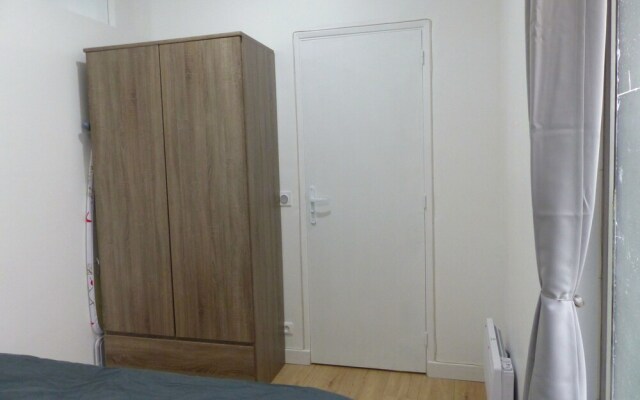 Rue Turgot Apartment