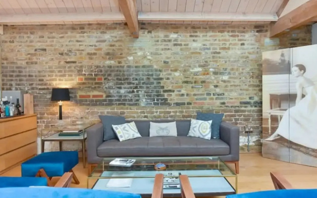 Stunning 2 Bedroom Mezzanine Loft in Portobello