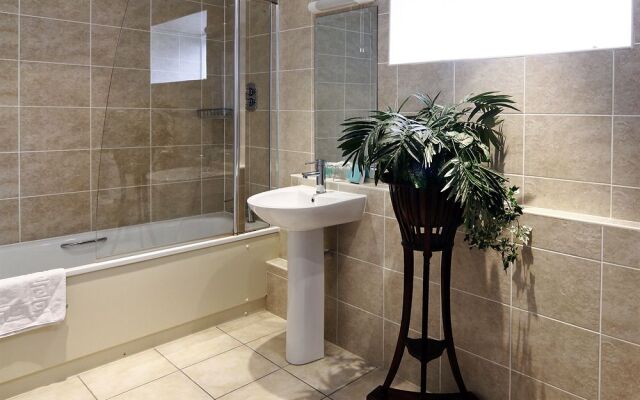 Mercure Wolverhampton Goldthorn Hotel