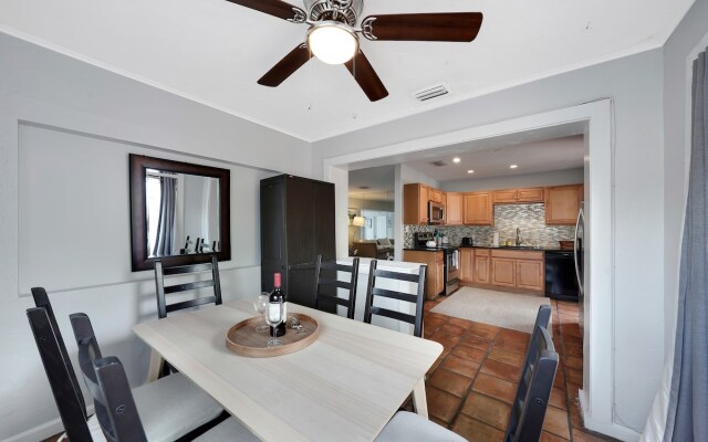 Poinsettia FTL Home by PMI