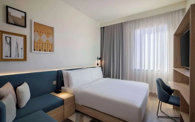Hampton By Hilton Neom Community 2
