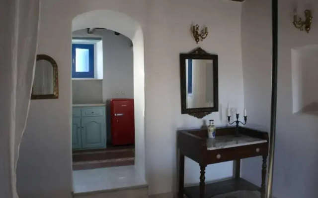 Kato Koufonisi Stone House