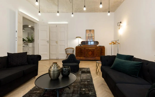 Bohemian Dream Home In The Absolute Center w 2BR/2BT
