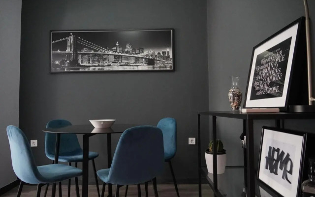 Industrial Design Bungalow – 2 min to Center, Wifi
