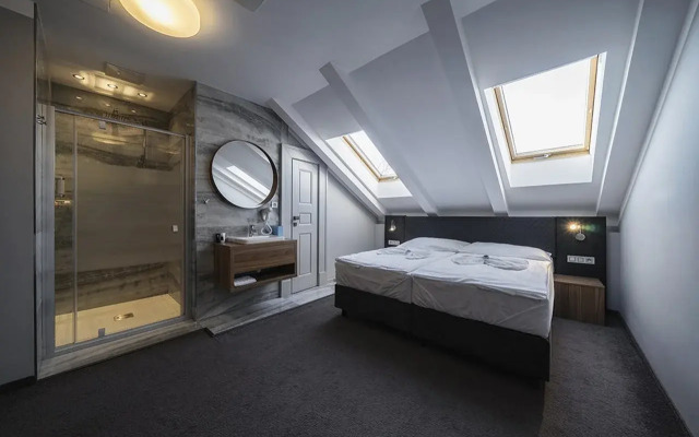 Hotel Noir