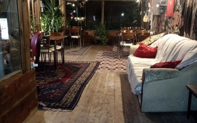 Falcon Cave Suites