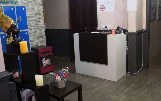 1 Hostal Galeria - Adults Only