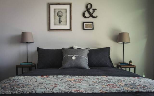 Luxury 2BR Apt In Uptown City View
