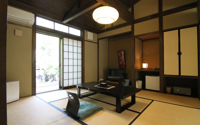 Yufuin Ryoan Wazanhou