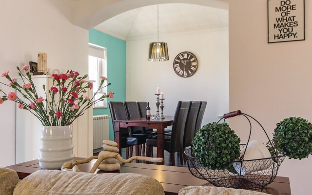 Nice Home in Liznjan With Wifi and 7 Bedrooms