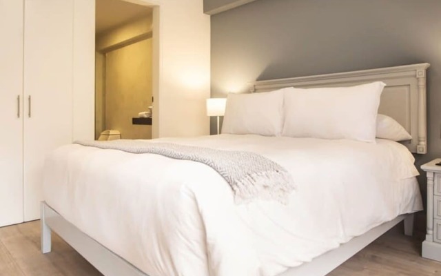 w Minimalist 1BR w AC in Miraflores