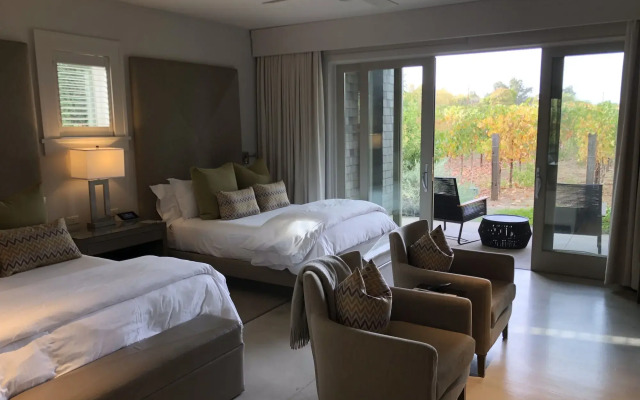 SENZA Hotel