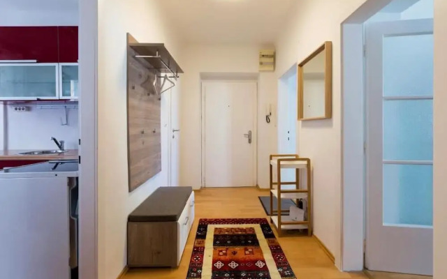 Apartment Rudolfspark Check in 15h to 22h Only