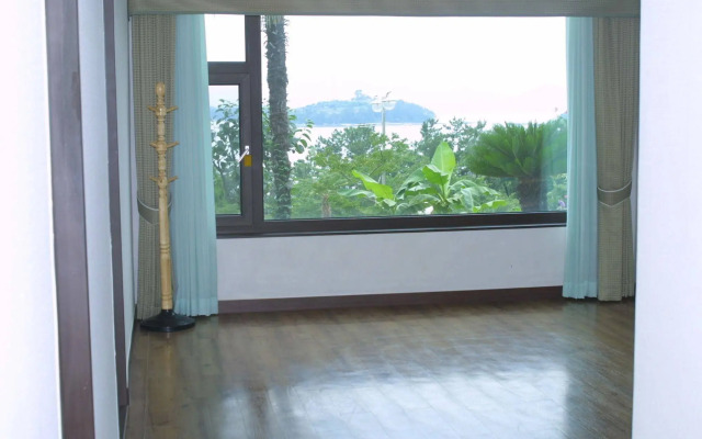 Samcheonpo Seaworld Hotel