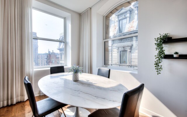 The taliane Superbe Condo 2BDR Montreal