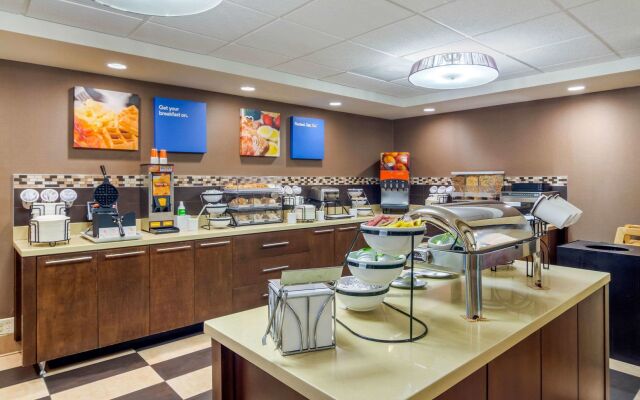 Spark by Hilton Atlanta Airport South College Park