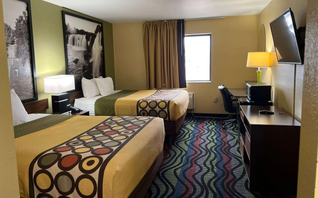 Super 8 by Wyndham Farmington