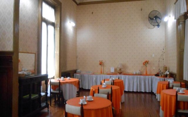 Hotel Reina