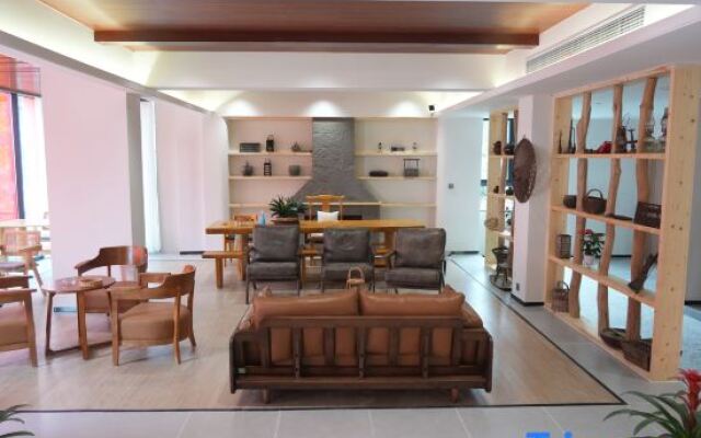 Xiaqing Canyon Creekside Homestay