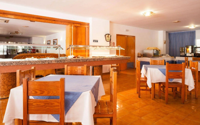 Aparthotel Puerto Cala Vadella