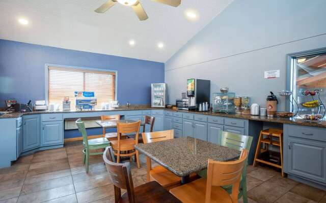 AmericInn by Wyndham Eau Claire