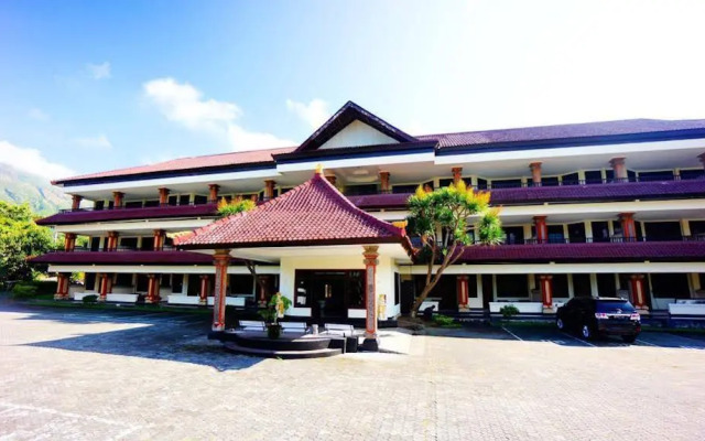 Puri Bening Lake Front Hotel