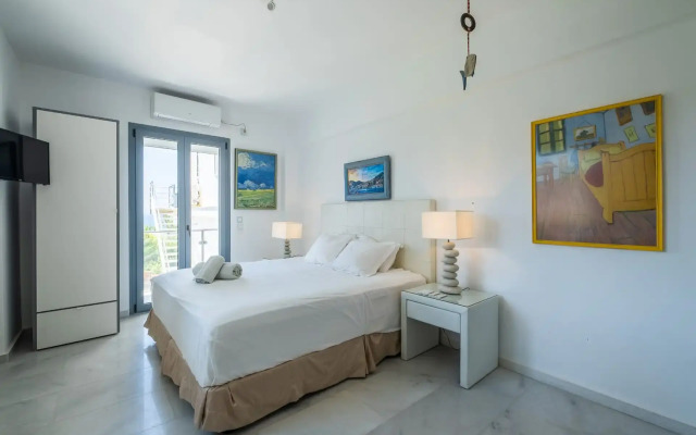 Icarus Luxury Beachfront Villa