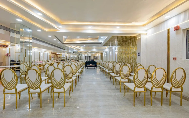 Aadat Hotel Subhash Chowk Gurgaon