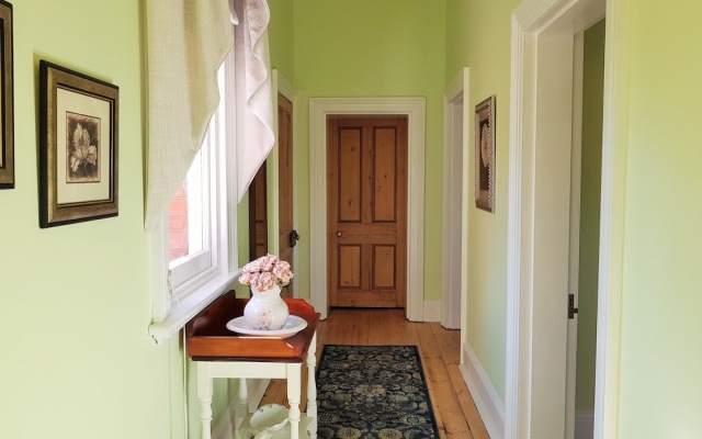 Coragulac House Cottages – Guest Rooms – Coragulac